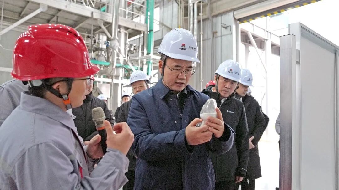 朱可炳調(diào)研長(zhǎng)沙礦冶院、中冶長(zhǎng)天并慰問(wèn)干部職工